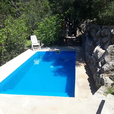 公寓 77 With Pool And *