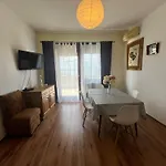 77 With Pool And Apartman Starigrad-Paklenica