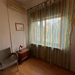 77 With Pool And Apartman