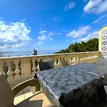 77 With Pool And Apartman Starigrad-Paklenica