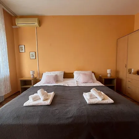 Appartement 77 With Pool And *