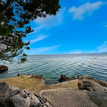 77 With Pool And Daire Starigrad Paklenica