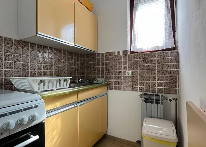 Appartement 77 With Pool And