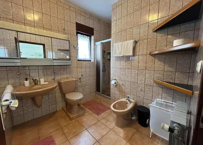 77 With Pool And Appartement Starigrad Paklenica